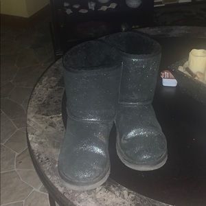 Black uggs